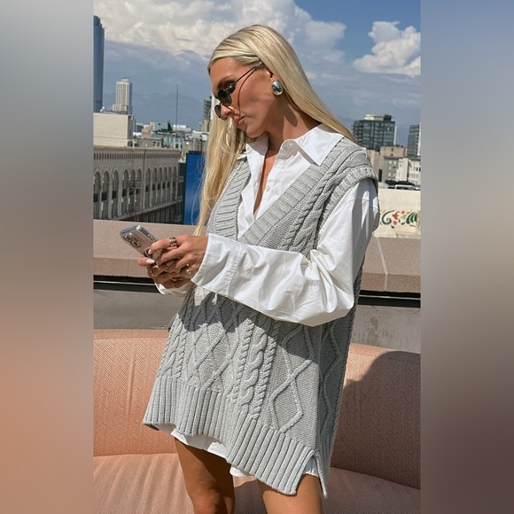 SHOW ME YOUR MUMU Banks Button Down Shirt In White Poplin - Picture 5 of 12